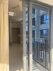Balcony Image of 900 Sq.ft 1.5 BHK Apartment / Flat for rent in Amanora Gold Towers, Hadapsar Pune for Rs. 40000