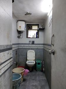 Common Bathroom Image of 559 Sq.ft 1 BHK Apartment / Flat for sale in Haware Indraprastha Regency, Goregaon West Mumbai for Rs. 9500000