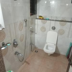 Bathroom Image of 600 Sq.ft 1 BHK Independent House for rent in Ulhasnagar Thane for Rs. 10000