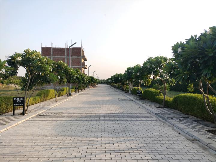 Mansha Oaks Main Image 1