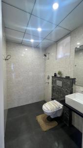 Bathroom Image of 1500 Sq.ft 3 BHK Independent House for rent in Rajouri Garden New Delhi for Rs. 65000
