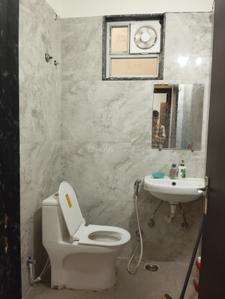 Bathroom Image of 2800 Sq.ft 4 BHK Duplex for rent in Western Court, Kolar Road Bhopal for Rs. 28000