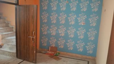 Image of 450 Sq.ft 1 BHK Builder Floor for rent in Mahavir Enclave, New Delhi for Rs. 12000