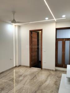 Bedroom Image of 1450 Sq.ft 3 BHK Builder Floor for rent in Ramesh Nagar New Delhi for Rs. 34000