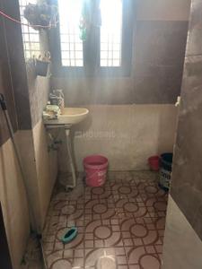Bathroom Image of 650 Sq.ft 1 BHK Independent House for rent in Alpha II Greater Noida for Rs. 13500