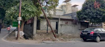 Image of 112 Sq.ft Residential Plot / Land for sale in Sector 52, Noida for Rs. 37500000