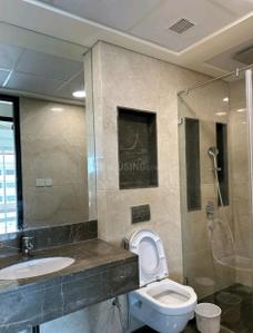 Bathroom Image of 3200 Sq.ft 4 BHK Apartment / Flat for rent in Lokhandwala Minerva, Worli Mumbai for Rs. 600000