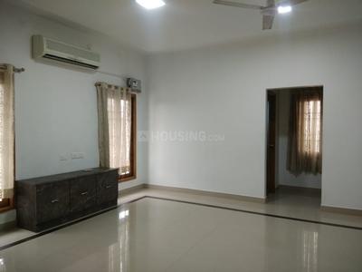 Bedroom Image of 2500 Sq.ft 3 BHK Apartment / Flat for rent in Neelankarai Chennai for Rs. 90000