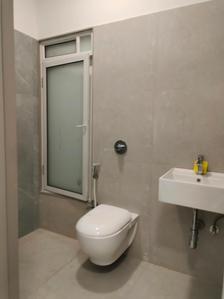 Common Bathroom Image of 700 Sq.ft 2 BHK Apartment / Flat for sale in Emerald Dotom Isle, Kandivali West Mumbai for Rs. 13600000
