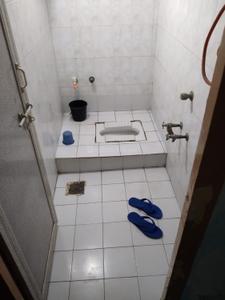 Bathroom Image of 921 Sq.ft 2 BHK Apartment / Flat for sale in Ankleshwar GIDC Ankleshwar for Rs. 2500000