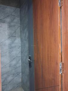 Common Bathroom Image of 600 Sq.ft 1 BHK Apartment / Flat for sale in Sector 72 Noida for Rs. 2800000