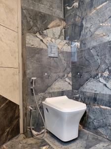 Bathroom Image of 1000 Sq.ft 2 BHK Builder Floor for rent in Sector 57 Gurgaon for Rs. 60000