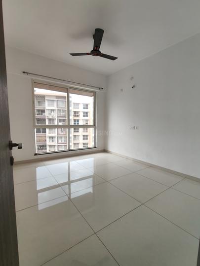 Space Paramount Tower Main Image 1