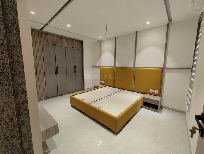 Dream Luxuria Main Image 1