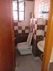 Bathroom Image of 750 Sq.ft 2 BHK Apartment / Flat for sale in Jadavpur Kolkata for Rs. 4600000