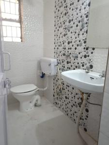 Image of 1000 Sq.ft 2 BHK Apartment / Flat for sale in DDA Flats Vasant Kunj, Vasant Kunj, New Delhi for Rs. 26000000