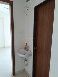 Bathroom Image of 650 Sq.ft 1 BHK Apartment / Flat for rent in Bhawrasla Indore for Rs. 12000