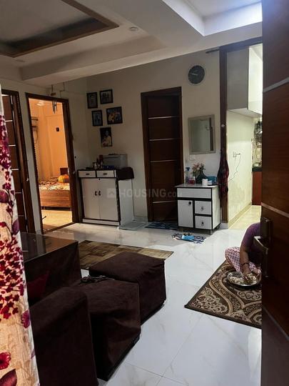 Avenue 2 Main Image 1