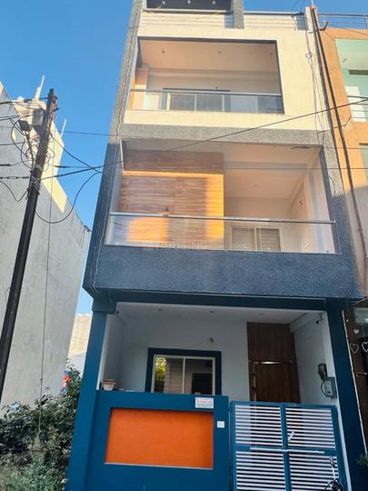 Vijay Nagar Main Image 1