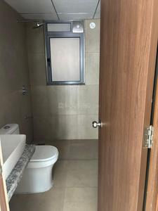 Bathroom Image of 900 Sq.ft 2 BHK Apartment / Flat for sale in Kalpataru Immensa, Thane West Thane for Rs. 15000000