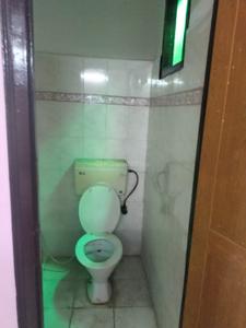 Bathroom Image of 980 Sq.ft 2 BHK Builder Floor for sale in Pandav Nagar New Delhi for Rs. 4300000