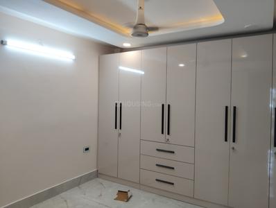 Bedroom Image of 750 Sq.ft 2 BHK Builder Floor for rent in Preet Vihar New Delhi for Rs. 20000