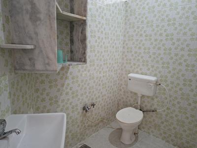 Bathroom Image of 1800 Sq.ft 2 BHK Independent House for rent in Sector 21 Gandhinagar for Rs. 21000