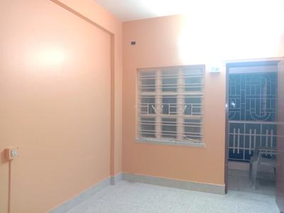 Bedroom Image of 650 Sq.ft 2 BHK Apartment / Flat for rent in Dum Dum Cantonment Kolkata for Rs. 12450