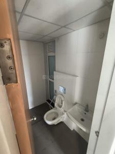 Bathroom Image of 610 Sq.ft 1.5 BHK Apartment / Flat for rent in Godrej Emerald, Thane West Thane for Rs. 25000