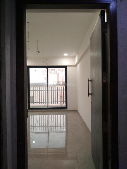 Rajhans Moonstone Main Image 1