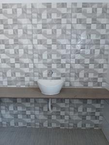 Bathroom Image of 1200 Sq.ft 4.5 BHK Independent House for rent in Waghodia Road Vadodara for Rs. 25000