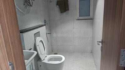 Image of 975 Sq.ft 2 BHK Apartment / Flat for rent in Godrej The Suites, Jaypee Greens, Greater Noida for Rs. 38000