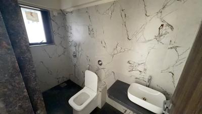 Bathroom Image of 600 Sq.ft 1 BHK Apartment / Flat for rent in Pagarani Universal Universal Cubical, Jogeshwari West Mumbai for Rs. 45000