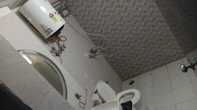 Image of 1075 Sq.ft 2 BHK Apartment / Flat for rent in Gaur City 7th Avenue, Noida Extension, Greater Noida for Rs. 25000