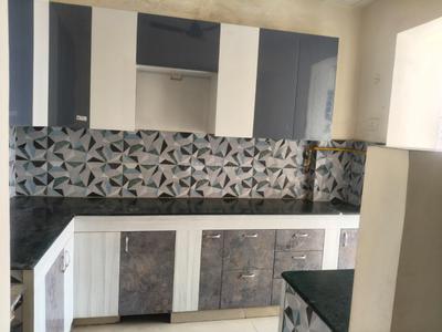 Kitchen Image of 1500 Sq.ft 3.5 BHK Apartment / Flat for rent in Skytech Matrott, Sector 76 Noida for Rs. 36000