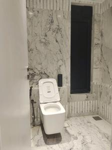 Common Bathroom Image of 3500 Sq.ft 4 BHK Apartment / Flat for sale in Vile Parle West Mumbai for Rs. 125000000