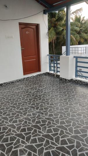 Karamadai Main Image 1