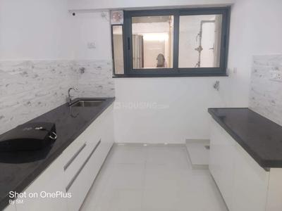 Kitchen Image of 580 Sq.ft 1 BHK Apartment / Flat for rent in Amanora Gold Towers, Hadapsar Pune for Rs. 28000