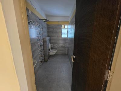 Bathroom Image of 1400 Sq.ft 3 BHK Apartment / Flat for rent in Bankim Nagar Siliguri for Rs. 21000