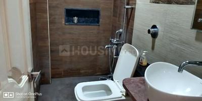 Bathroom Image of 1200 Sq.ft 2 BHK Apartment / Flat for rent in Cooke Town Bengaluru for Rs. 27000