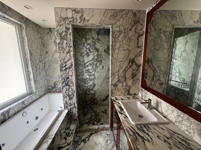 Bathroom Image of 4000 Sq.ft 4 BHK Builder Floor for sale in Vasant Vihar New Delhi for Rs. 160000000