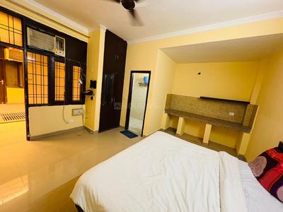 Bedroom Image of Shivay pg in Sector 70, Noida