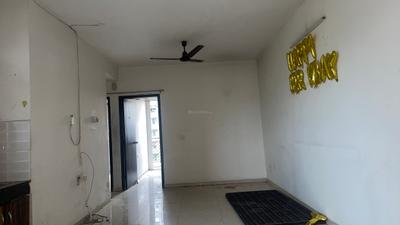 Living Room Image of 900 Sq.ft 2 BHK Apartment / Flat for sale in Signature Global Grand IVA, Sector 103 Gurgaon for Rs. 6450000