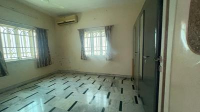 Bedroom Image of 3000 Sq.ft 4 BHK Independent House for rent in Tadwadi Surat for Rs. 40000