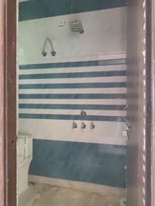 Common Bathroom Image of 900 Sq.ft 3 BHK Apartment / Flat for sale in Govindpuram Ghaziabad for Rs. 4100000