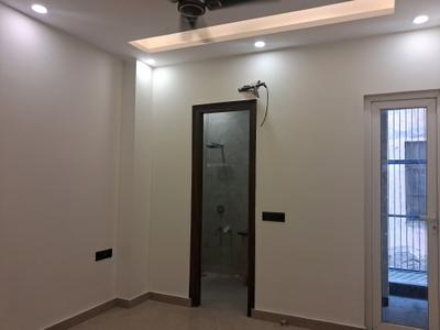 Bedroom Image of 1350 Sq.ft 3 BHK Builder Floor for sale in Paschim Vihar New Delhi for Rs. 27000000