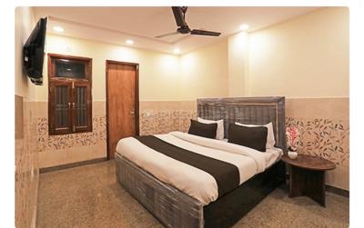 Bedroom Image of Crown in in Haiderpur, New Delhi