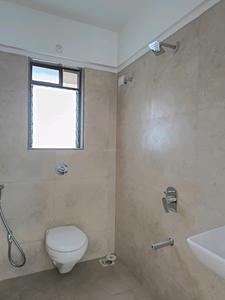 Common Bathroom Image of 492 Sq.ft 1 BHK Apartment / Flat for sale in Santacruz East Mumbai for Rs. 14700000