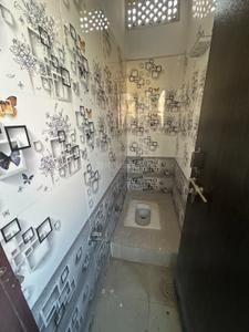 Bathroom Image of 900 Sq.ft 2 BHK Builder Floor for rent in Kukatpally Hyderabad for Rs. 17000