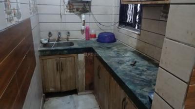Kitchen Image of 600 Sq.ft 1 BHK Builder Floor for rent in Vaishali Ghaziabad for Rs. 13000